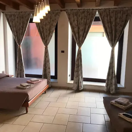 Kindly Roberta Centro Storico Peschiera,lago Relax بسكييرا ديل غاردا